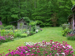 Garden of Eden Cabins, Cosby